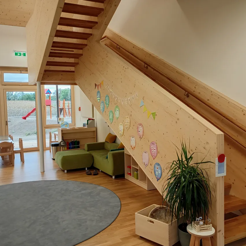 Floor, Flooring, Wood, Interior Design, Plywood, Living Room, Hardwood, Staircase, Handrail, Plant
