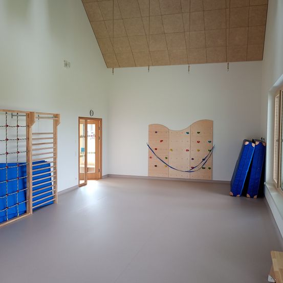 Bild enthält, Floor, Flooring, Indoors, Interior Design, Wood, Architecture, Building, Plywood