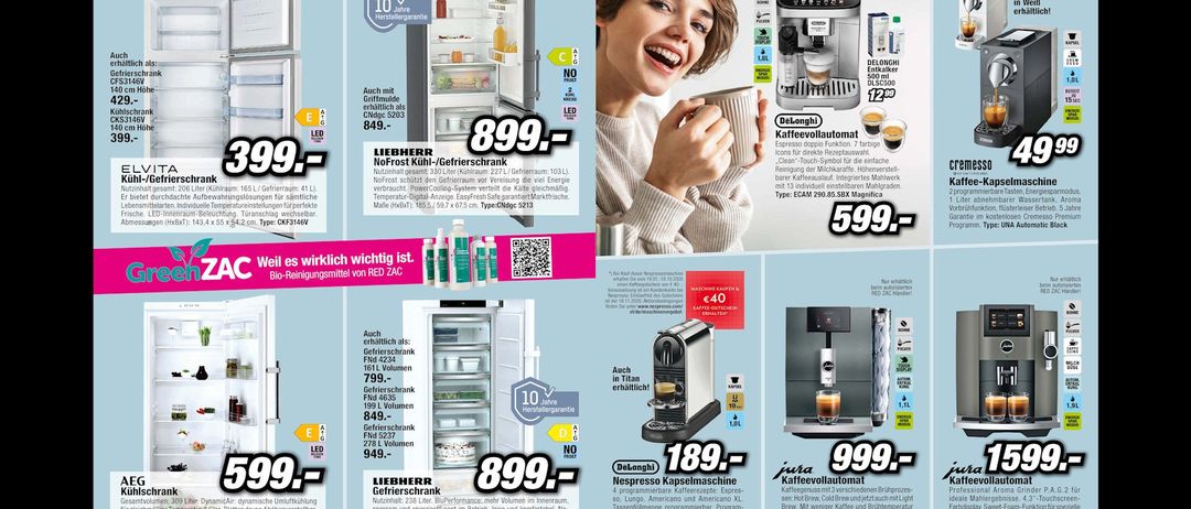 Werbeanzeige für einen Kühlschrank und eine Kaffeemaschine. Der Kühlschrank hat ein NoFrost-Kühlsystem, ein Temperatur-Digital-Display und ein Energiesparsystem. Die Kaffeemaschine hat einen 1200 ml Tank, einen 500 ml Wassertank und einen 200 ml Milchbehälter.