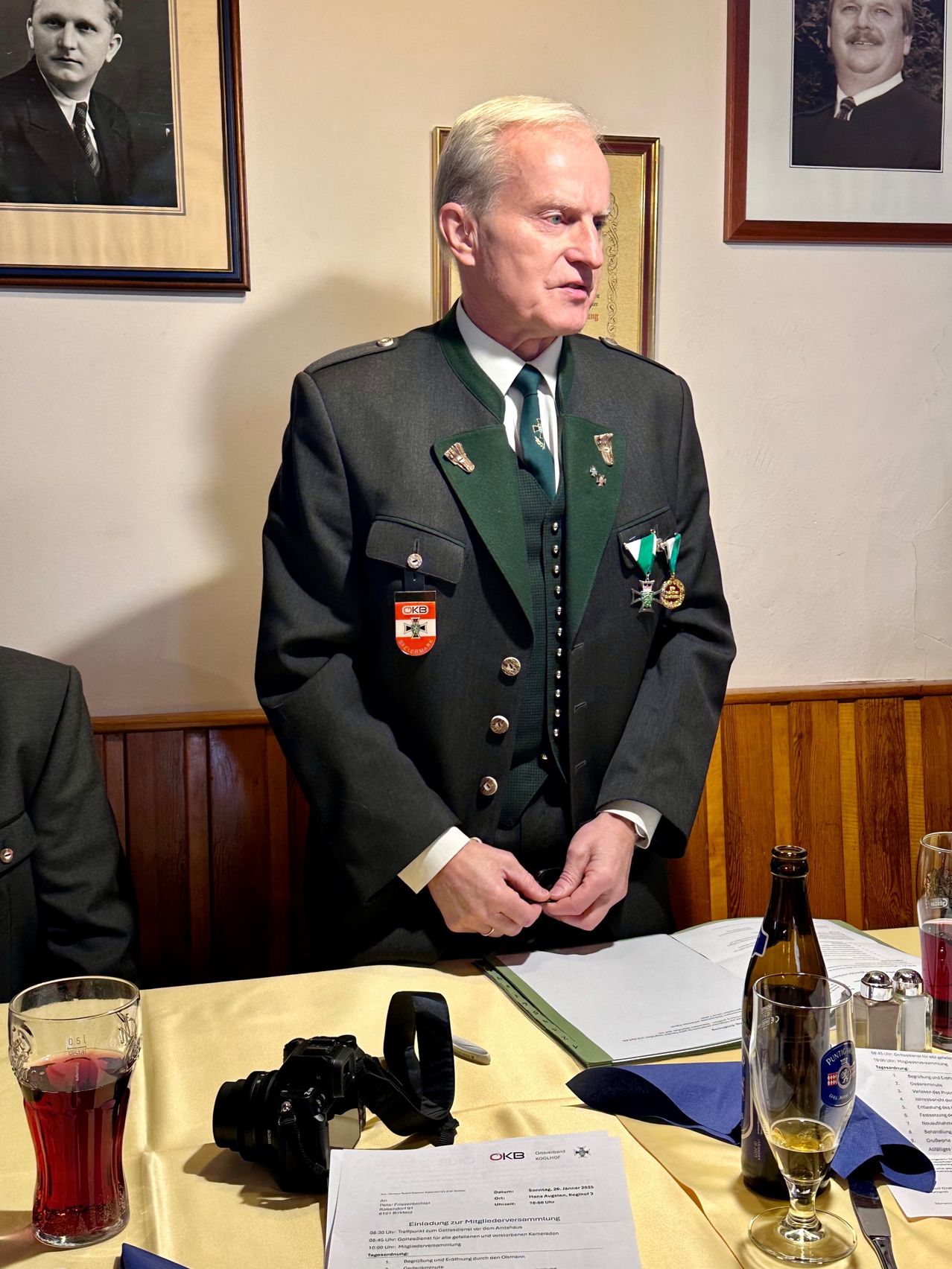 Bild enthält, Officer, Person, Military, Military Officer, Adult, Male, Man, Suit, Face, Police Officer