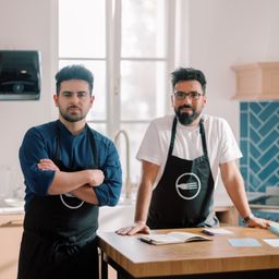 Bild enthält, Adult, Male, Man, Person, Face, Head, Accessories, Glasses