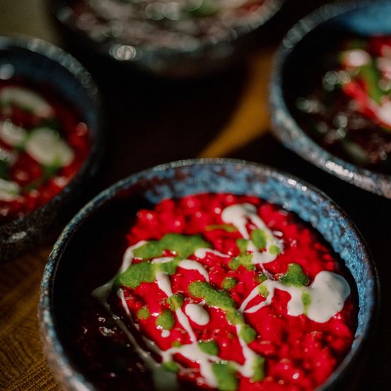 Bild enthält, Food, Food Presentation, Meal, Dish, Bowl, Fruit, Plant, Produce