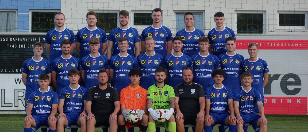 Bild enthält, People, Person, Team, Groupshot, Adult, Male, Man, Boy, Teen, Shoe