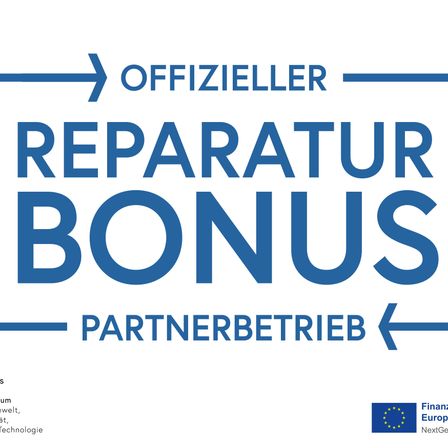 Bild enthält, Advertisement, License Plate, Transportation, Vehicle, Scoreboard, Poster, Text