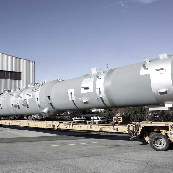 Bild enthält, Rocket, Weapon, Mortar Shell