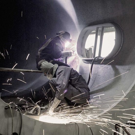 Bild enthält, Person, Worker, Metalworking, Adult, Male, Man, Welding