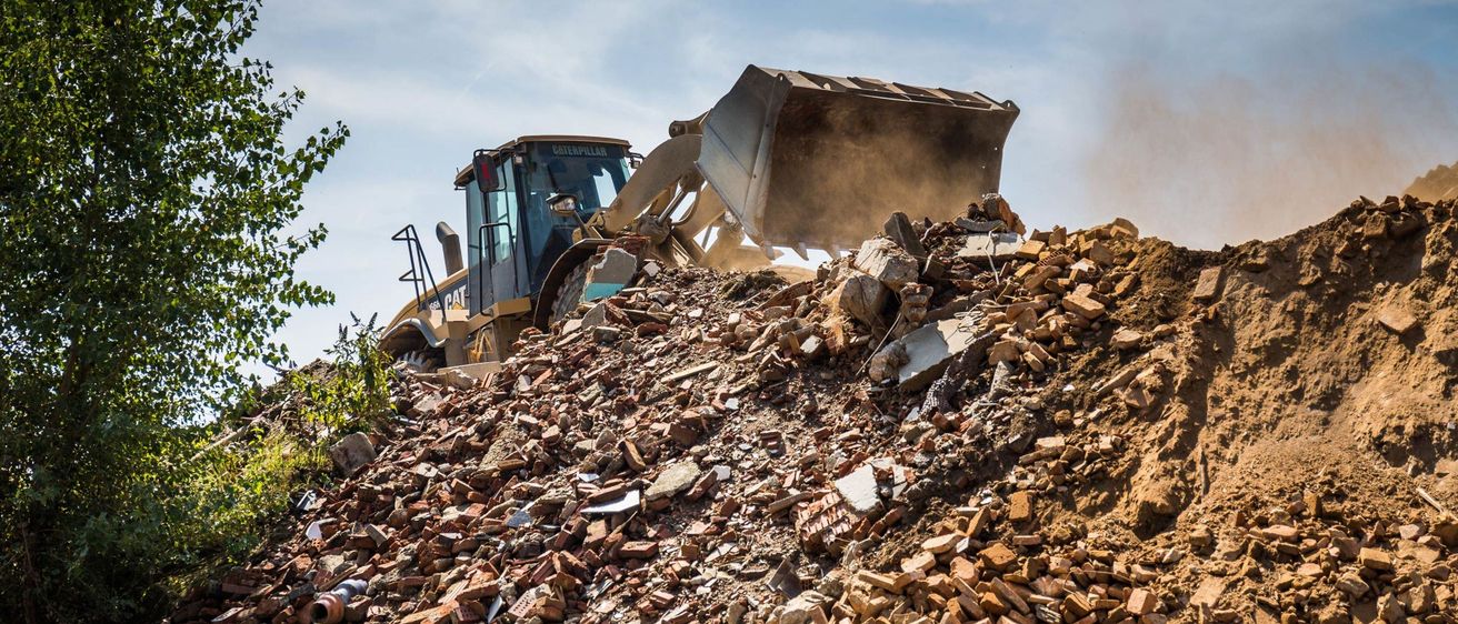Bild enthält, Bulldozer, Machine, Garbage, Landfill