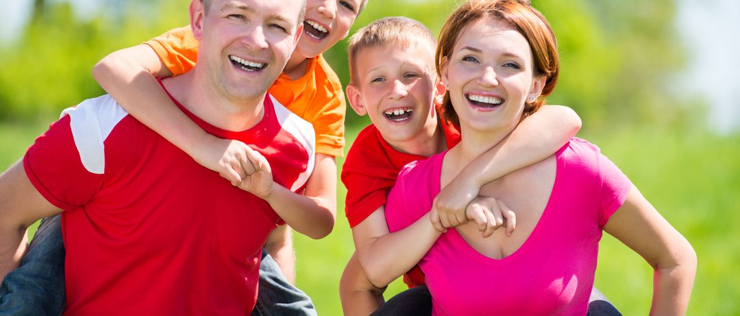 Bild enthält, People, Person, Face, Happy, Head, Laughing, Adult, Female, Woman, Smile