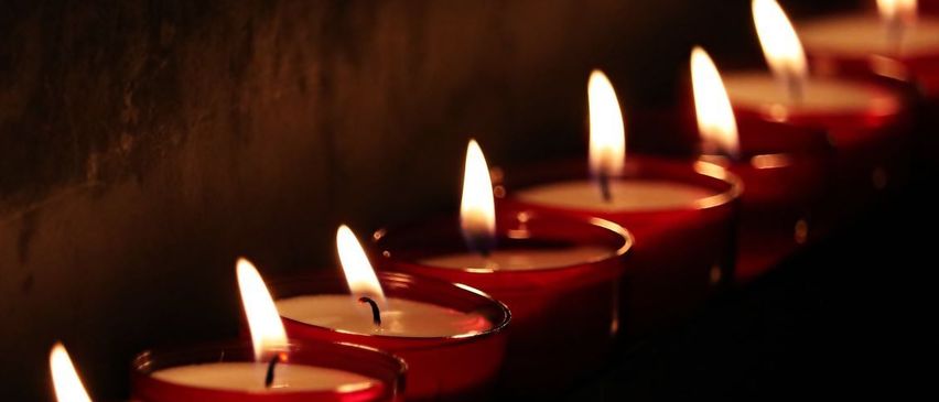 Bild enthält, Candle