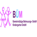 Das BUM-Logo zeigt zwei Kinder in Lila auf weißem Hintergrund mit den Worten BUM und Gemeinnützige Betreuungs-GmbH Kindergarten GmbH.