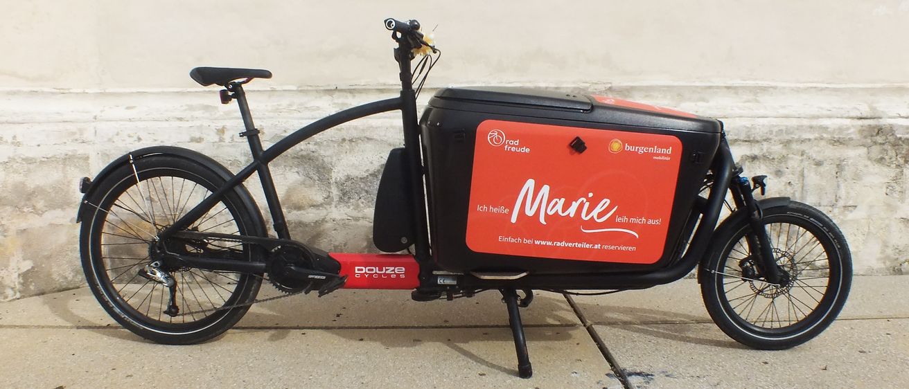 Bild enthält, Machine, Wheel, Transportation, Tricycle, Vehicle, Bicycle, Motorcycle