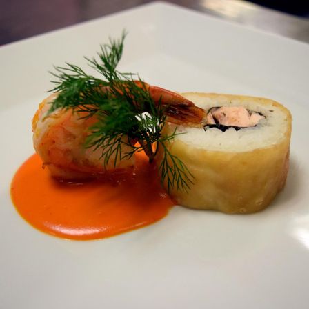 Bild enthält, Food, Food Presentation, Meal, Dish, Grain, Produce, Rice, Sushi