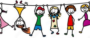 Illustration von Kindern, die sich an einer horizontalen Stange festhalten, lächelnd und verspielt wirkend. Ein Kind hängt kopfüber.