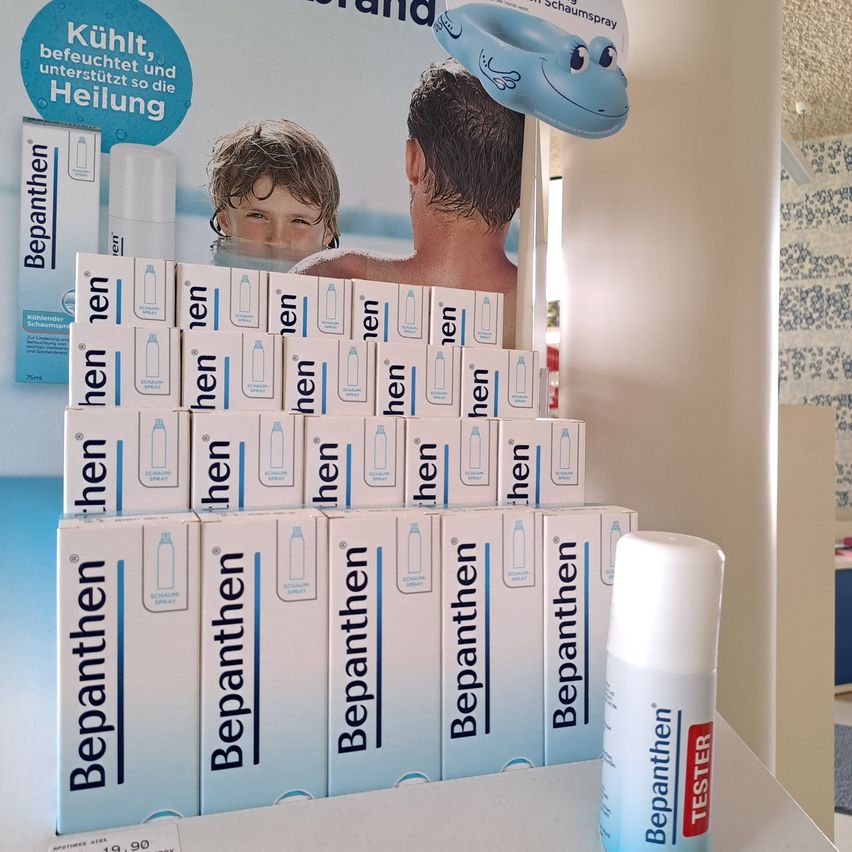 Bild enthält, Person, Face, Head, Advertisement, Toothpaste