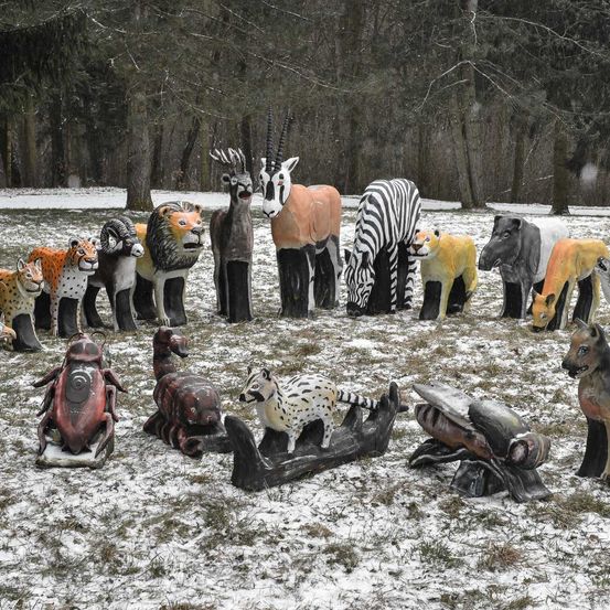 Bild enthält, Bear, Zebra, Bird, Dinosaur, Antelope, Cow, Outdoors, Mortar Shell, Nature, Tiger