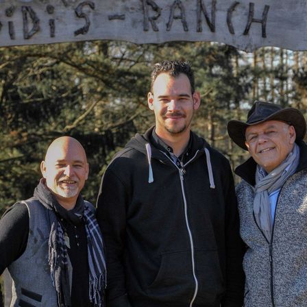 Bild enthält, Coat, Jacket, People, Person, Photography, Head, Portrait, Adult, Male, Man