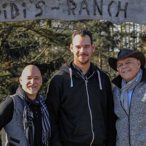 Bild enthält, Coat, Jacket, People, Person, Photography, Head, Portrait, Adult, Male, Man