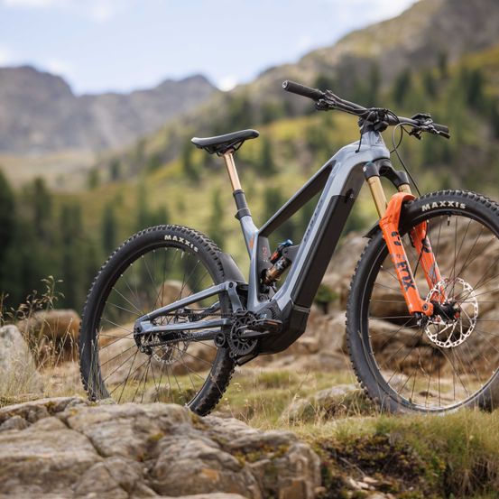 Bild enthält, Bicycle, Mountain Bike, Transportation, Vehicle, Machine, Wheel