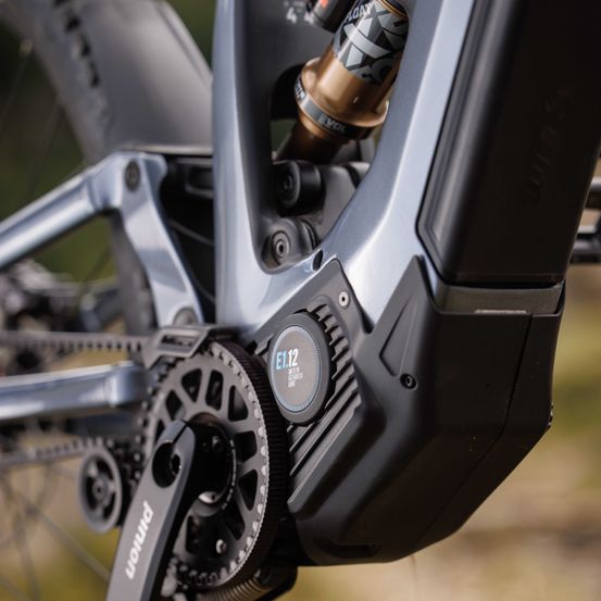 Bild enthält, Machine, Spoke, Wheel, Coil, Rotor, Alloy Wheel, Tire, Vehicle, Bicycle