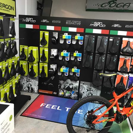 Bild enthält, Bicycle, Vehicle, Grenade, Wheel, Shop