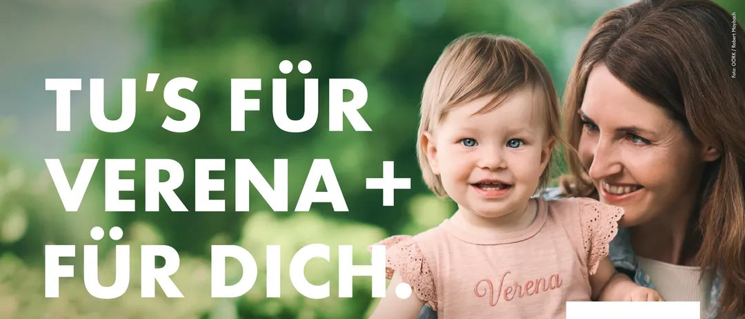 Plakat für eine Blutspendeveranstaltung am Donnerstag, 29. Oktober, von 16:00 Uhr bis 19:00 Uhr im St. Bartholomä Kulturraum. Eine lächelnde Frau hält ein Kind, das ein rosa T-Shirt mit dem Wort Verena trägt.