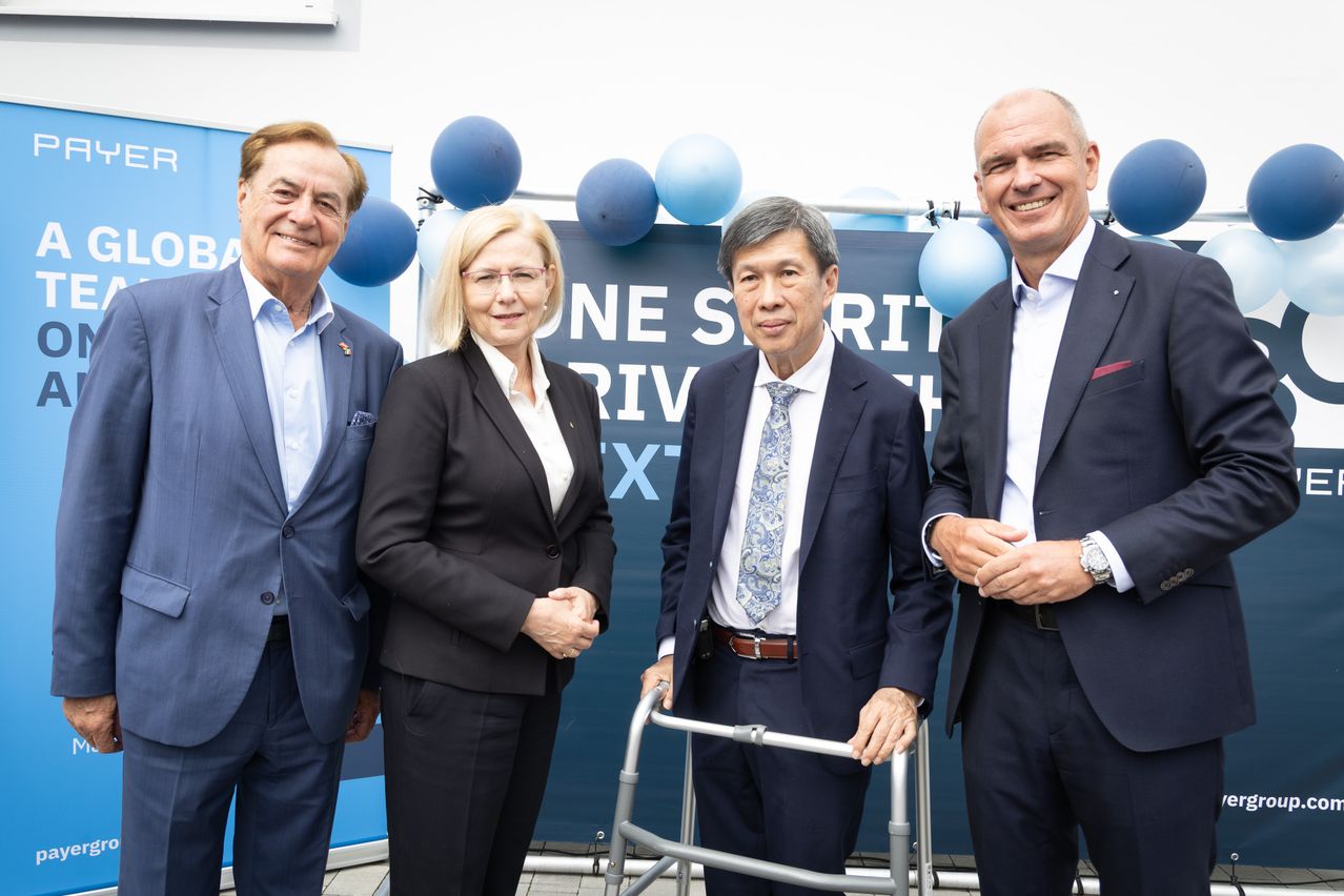 Mag. Rudi Roth (Honorarkonsul von Ungarn), Edit Szilágyiné Bátorfi (Botschafterin von Ungarn in Österreich), SL Hui (Eigentümer der PAYER Group), Michael Viet (CEO der PAYER Group)