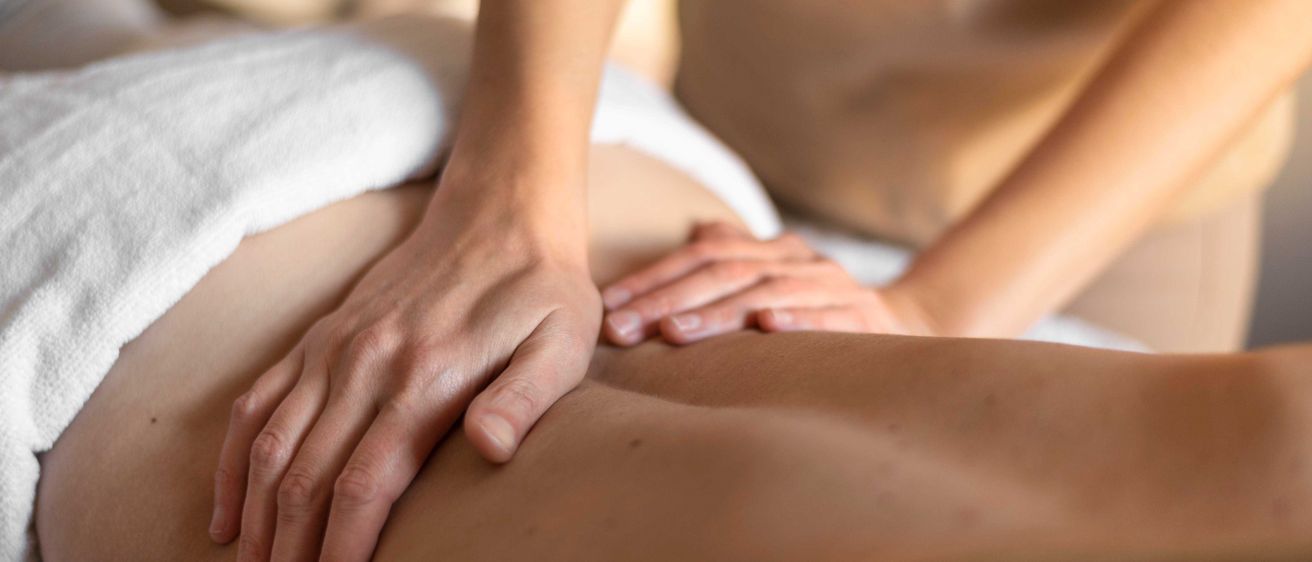 Bild enthält, Massage, Person, Patient, Therapy, Adult, Female, Woman, Spa