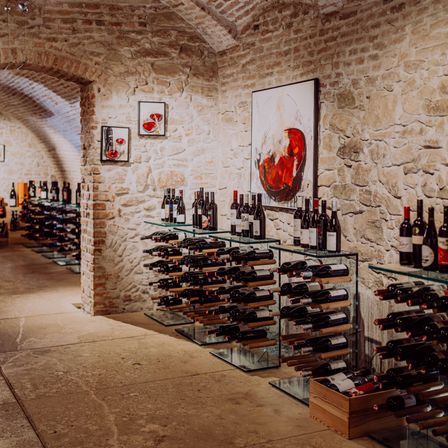 Bild enthält, Alcohol, Beverage, Liquor, Wine, Architecture, Building, Wine Cellar