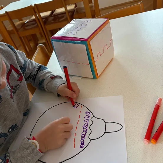 Pen, Boy, Child, Male, Person, Diagram, Venn Diagram