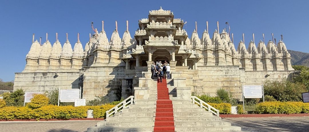 Bild enthält, Architecture, Building, Person, Landmark, Church