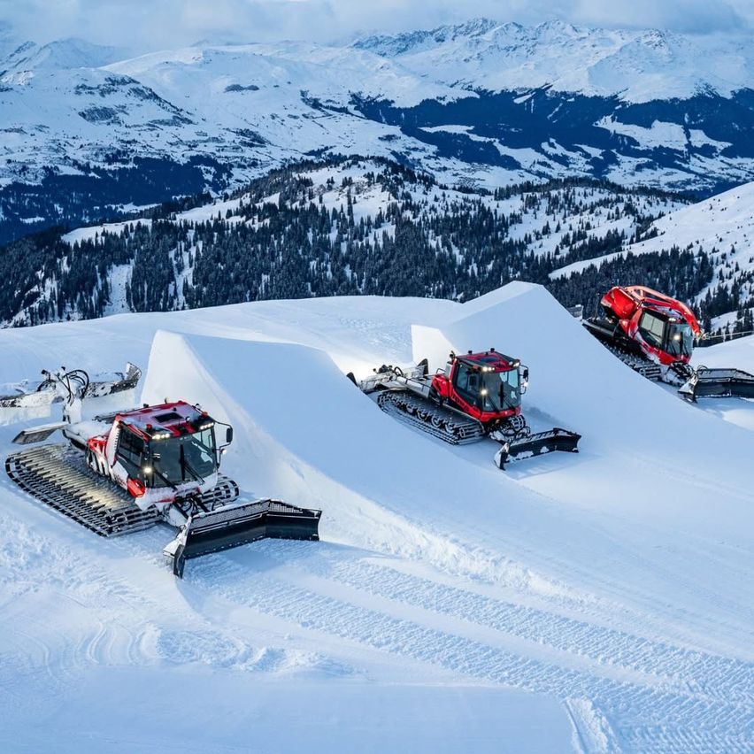 Bild enthält, Nature, Outdoors, Snow, Snowmobile, Bulldozer, Machine