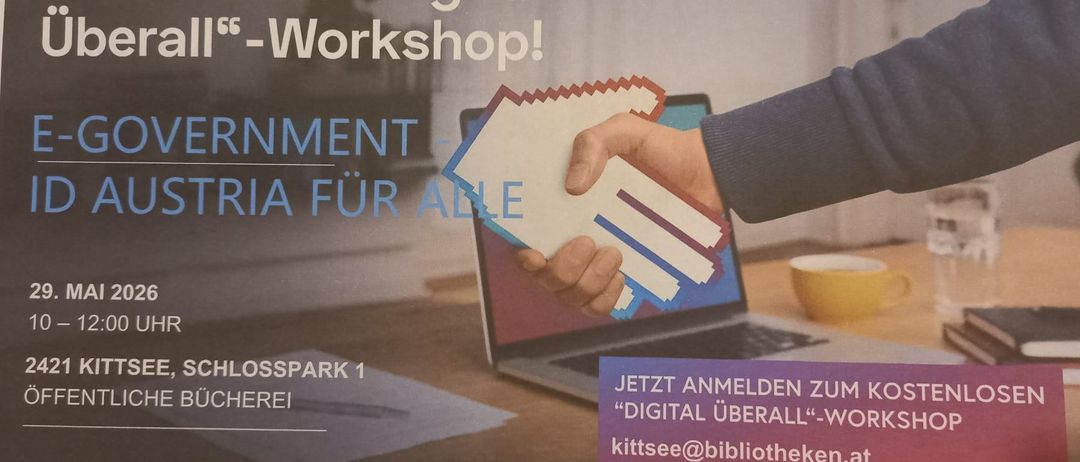 Plakat für einen inklusiven Digital-Workshop. Eine Person hält ein Dokument in der Nähe eines Laptops. Der Text wirbt für die Anmeldung zum Workshop.