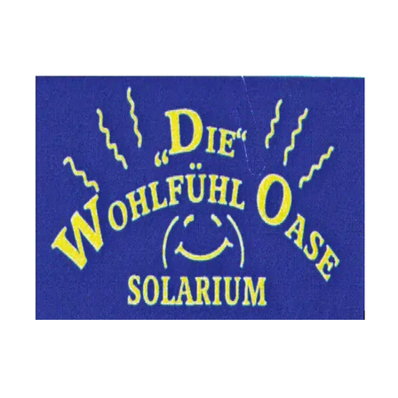 Blauer Hintergrund mit gelbem Text, der 'Die Wohlfuhl Oase Solarium' lautet, einschließlich eines Smiley-Gesichtssymbols.