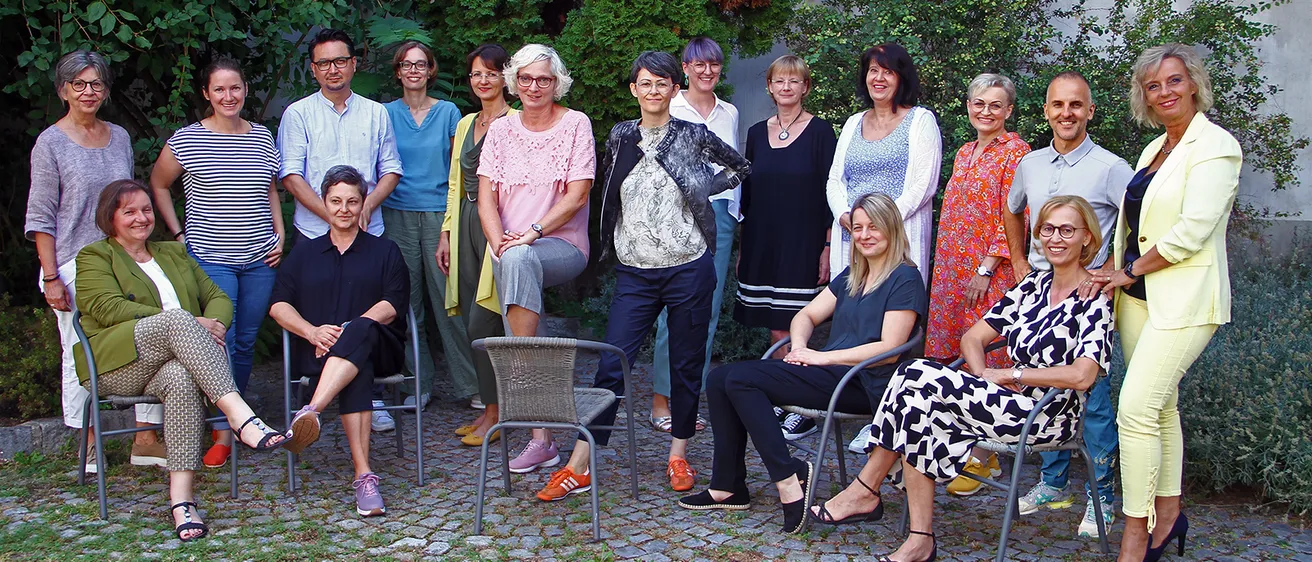 People, Person, Groupshot, Adult, Female, Woman, Male, Man, Shoe, Pants