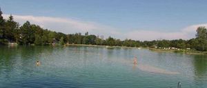 Bild enthält, Nature, Outdoors, Scenery, Person, Water, Waterfront, Lakefront, Lake, Pond