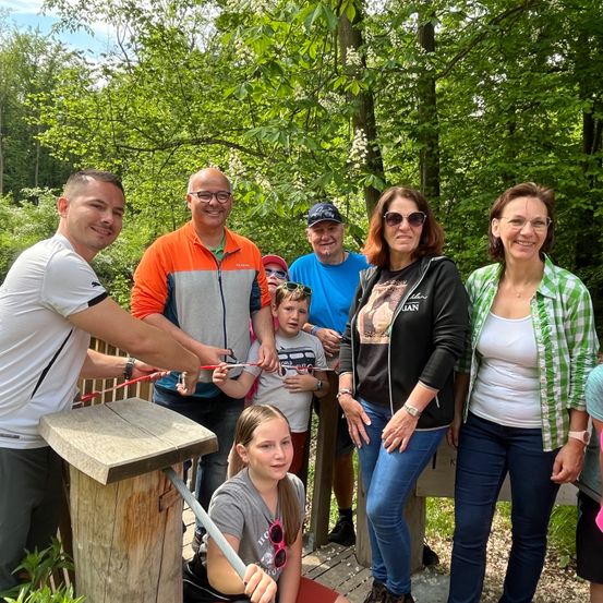 Bild enthält, Grass, Park, Vegetation, Photography, Portrait, Tree, Woodland, Grove, People, Pants