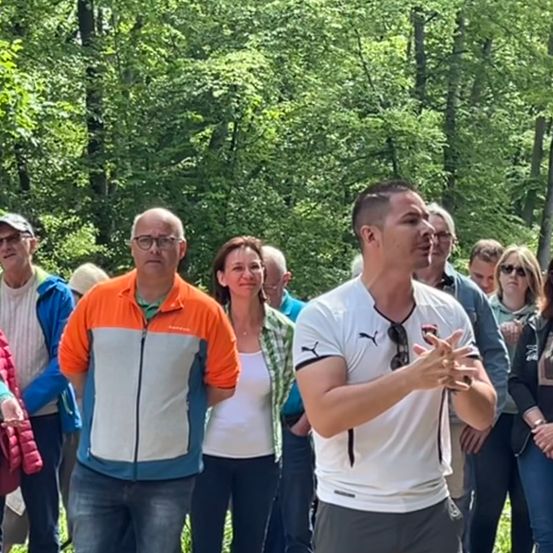 Bild enthält, Head, Person, Face, Adult, Male, Man, Boy, Teen, Sunglasses, Woman