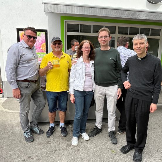 Bild enthält, Pants, Jeans, T-Shirt, People, Person, Belt, Shoe, Portrait, Hat, Man