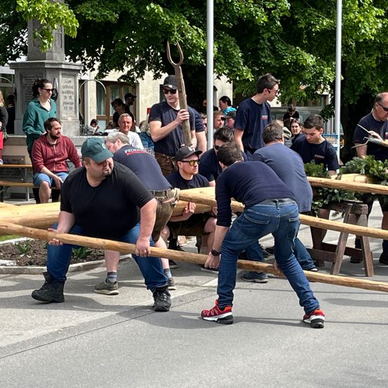 Bild enthält, People, Person, Adult, Male, Man, Jeans, Pants, Footwear, Shoe