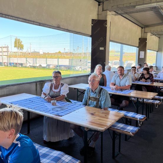 Bild enthält, Person, Adult, Male, Man, People, Female, Woman, Face, Accessories, Glasses