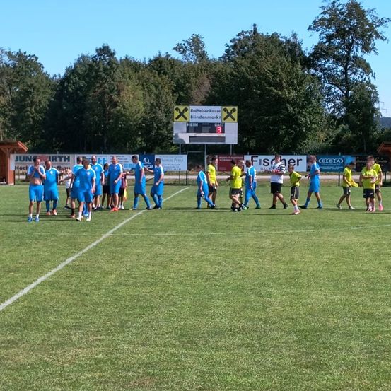 Bild enthält, Person