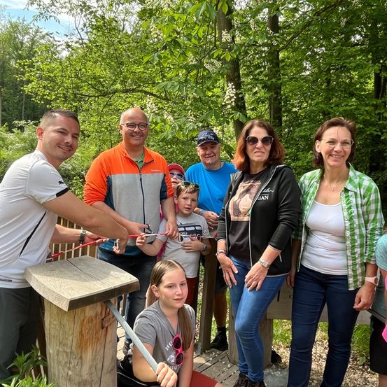 Bild enthält, Grass, Park, Vegetation, Photography, Portrait, Tree, Woodland, Grove, People, Pants