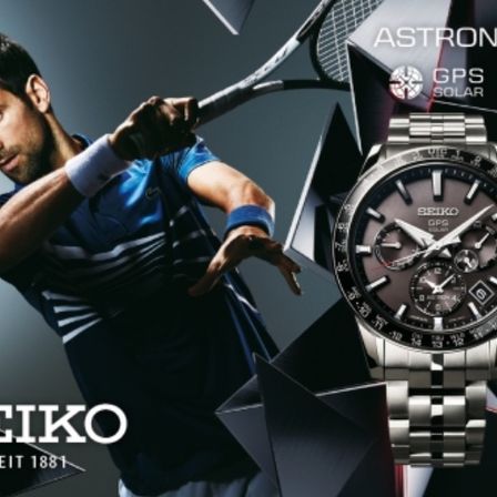 Bild enthält, Wristwatch, Arm, Body Part, Person, Adult, Male, Man, Tennis, Tennis Racket, Face