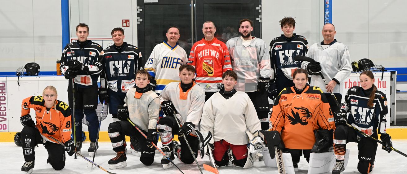 Bild enthält, People, Person, Glove, Team, Adult, Male, Man, Helmet, Boy, Child