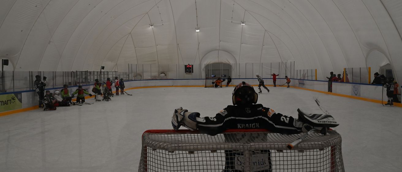Bild enthält, Person, Helmet, Rink, Skating, Sport