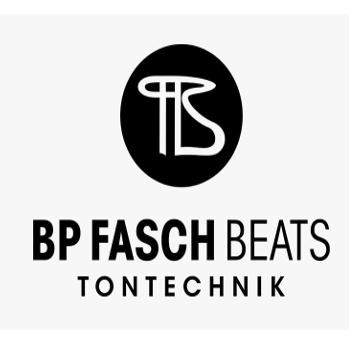 Das Logo für BP Fasch Beats Tontechnik, mit einem schwarzen Kreis und einem weißen 'TS' darin, auf weißem Hintergrund. Darunter stehen die Worte 'BP FASCH BEATS TONTECHNIK' in fetter schwarzer Schrift.
