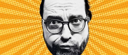 Eine Schwarz-Weiß-Porträt eines Mannes mit Brille, Bart und Schnurrbart auf orangem Hintergrund.