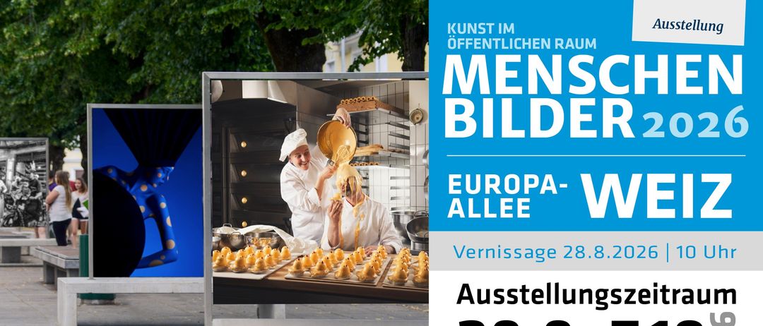 Eine Außenanzeige einer Kunstausstellung namens 'Mensch Bilder' von Europa-Allee. Das Bild zeigt Köche bei der Essenszubereitung, wobei das Datum '28.8.' prominent angezeigt wird.