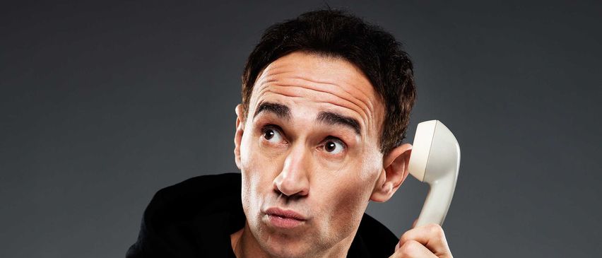 Bild enthält, Head, Person, Face, Photography, Portrait, Angry, Adult, Male, Man, Phone