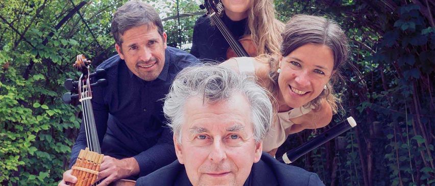 Bild enthält, Adult, Male, Man, Person, Face, Head, Musical Instrument, Cello, Female, Woman